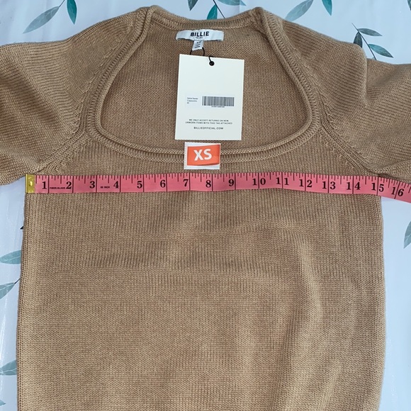 Harlow Sweater
Billie the Label - Picture 8 of 14